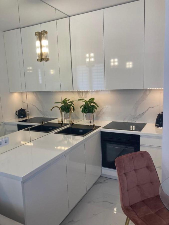 Apartamenty Parkowe B18 Oświęcim Esterno foto